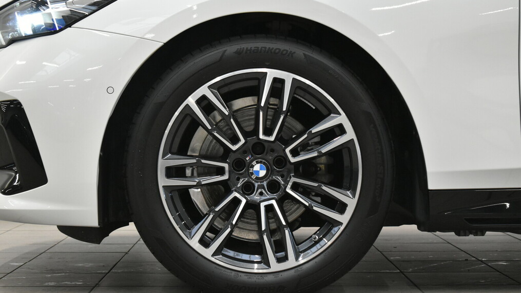 BMW Serii 5, 520