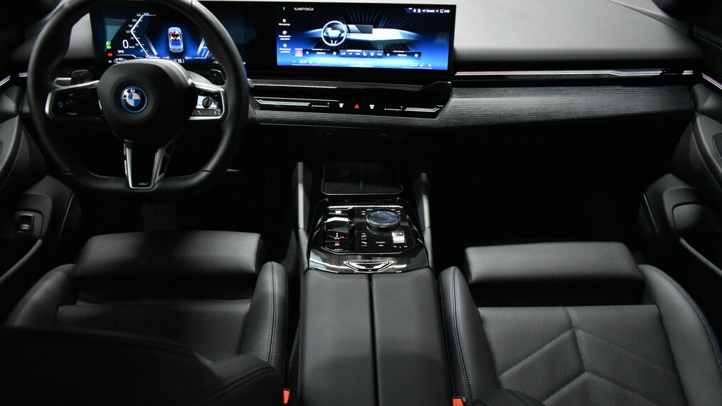 BMW Serii 5, 530