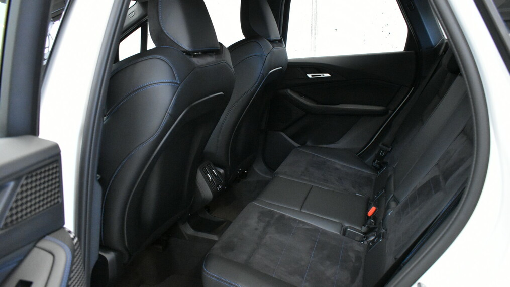 BMW Serii 2, 218