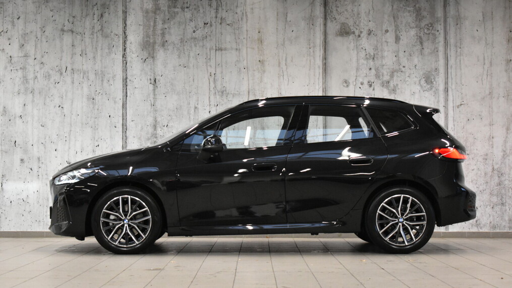 BMW Serii 2, 218