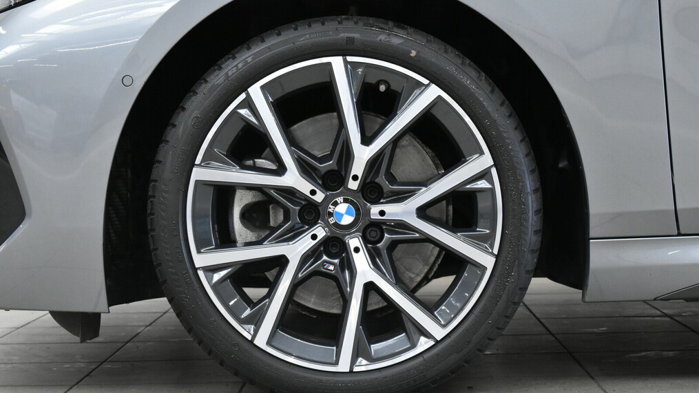 BMW Serii 2, 220