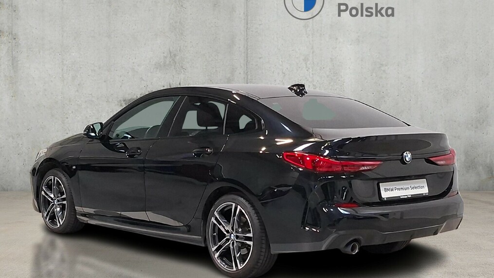 BMW Serii 2, 218