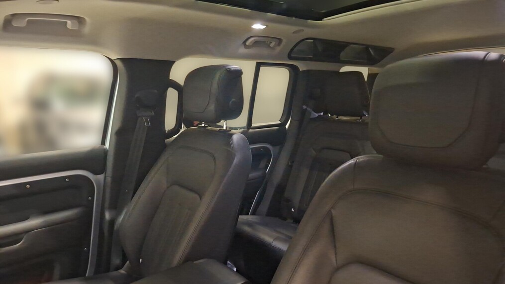 Land Rover Defender 110