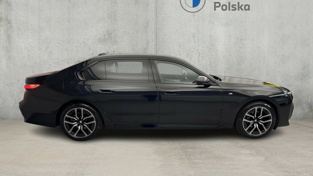 BMW Serii 7, 740