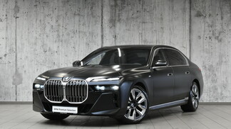 BMW Serii 7, 740