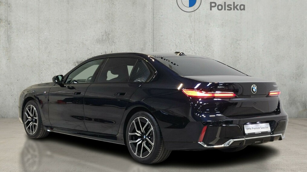 BMW Serii 7, 740