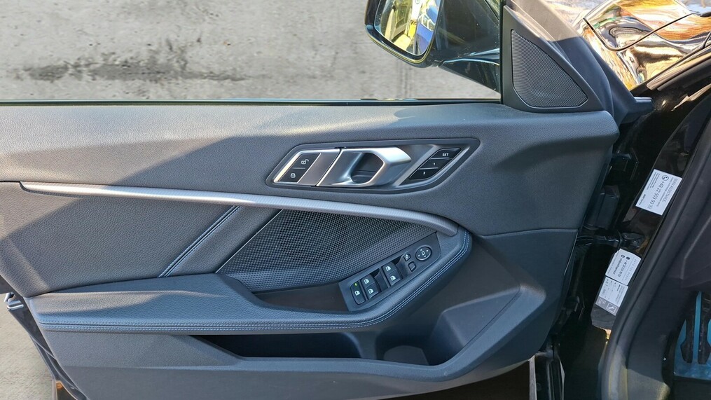 BMW Serii 2, 235