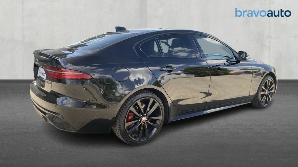 Jaguar XE
