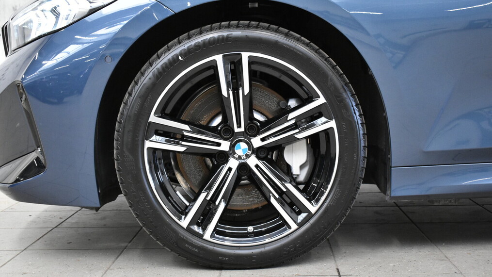 BMW Serii 3, 330