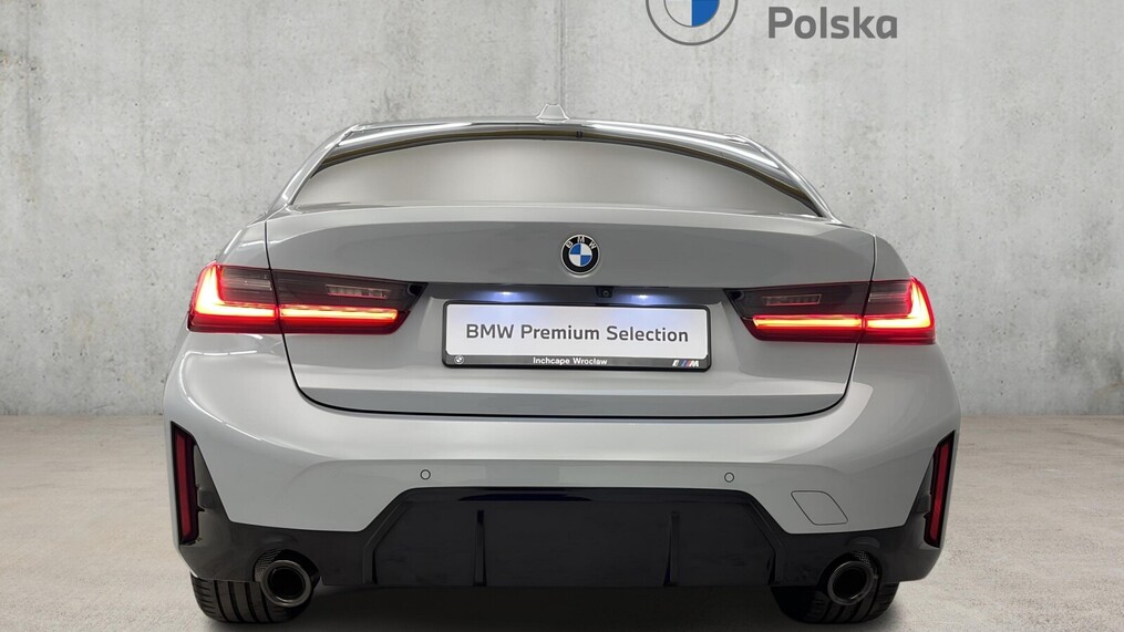 BMW Serii 3, 320