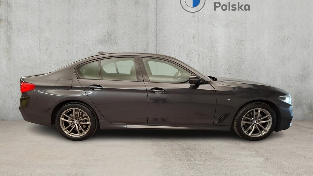 BMW Serii 5, 520