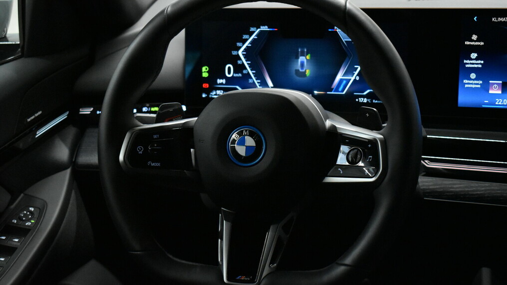 BMW Serii 5, 530