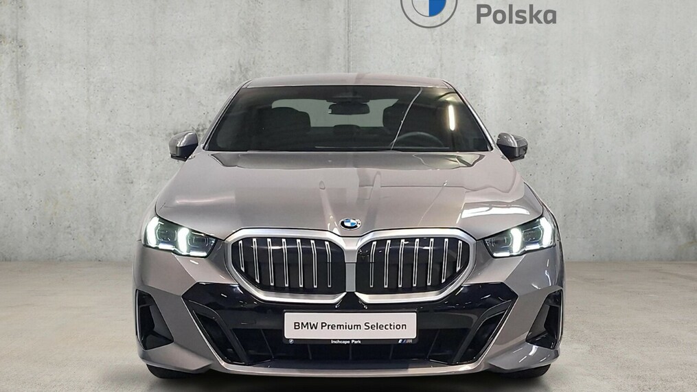 BMW Serii 5, 520