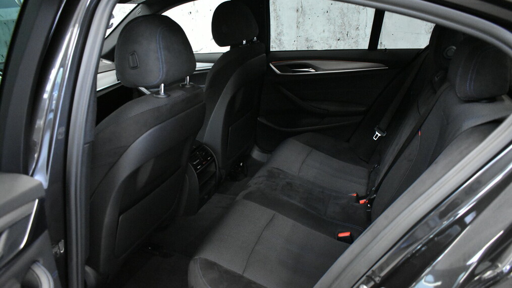 BMW Serii 5, 530