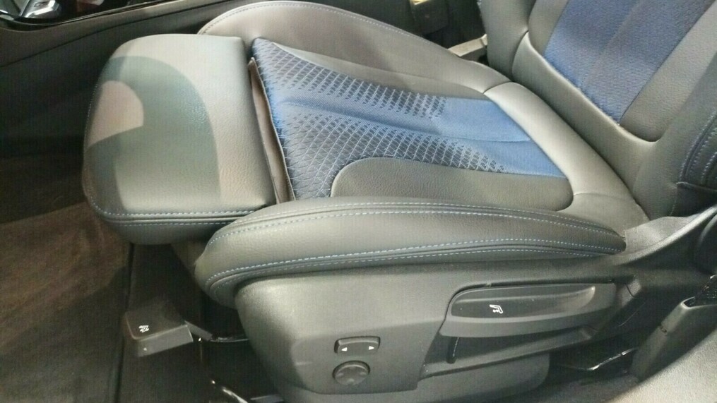 BMW Serii 2, 218
