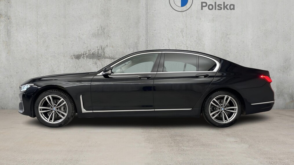 BMW Serii 7, 730