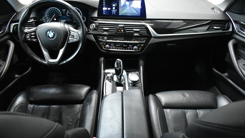 BMW Serii 5, 530