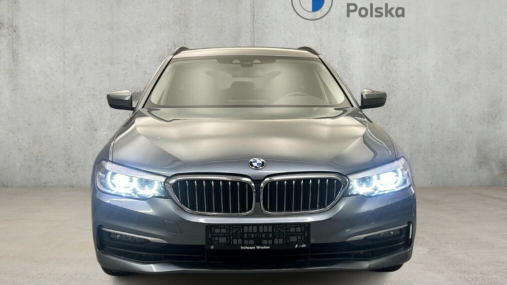BMW Serii 5, 520