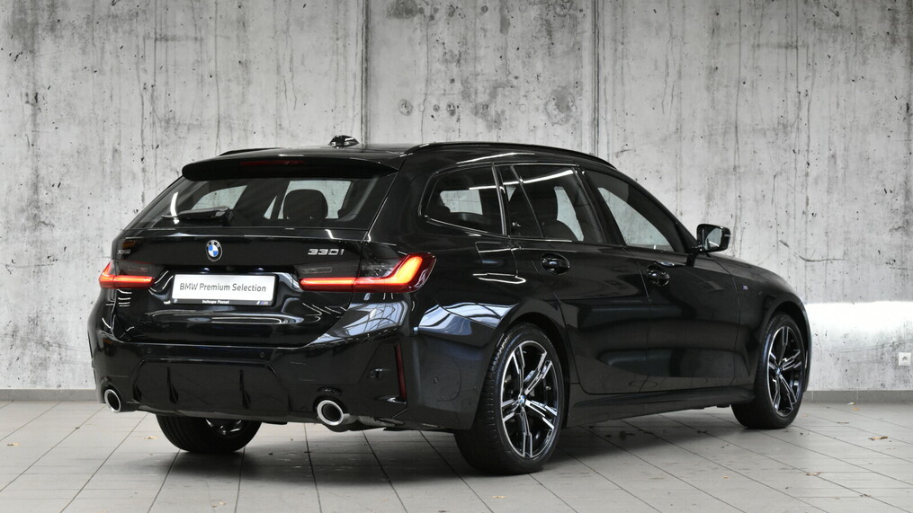 BMW Serii 3, 330