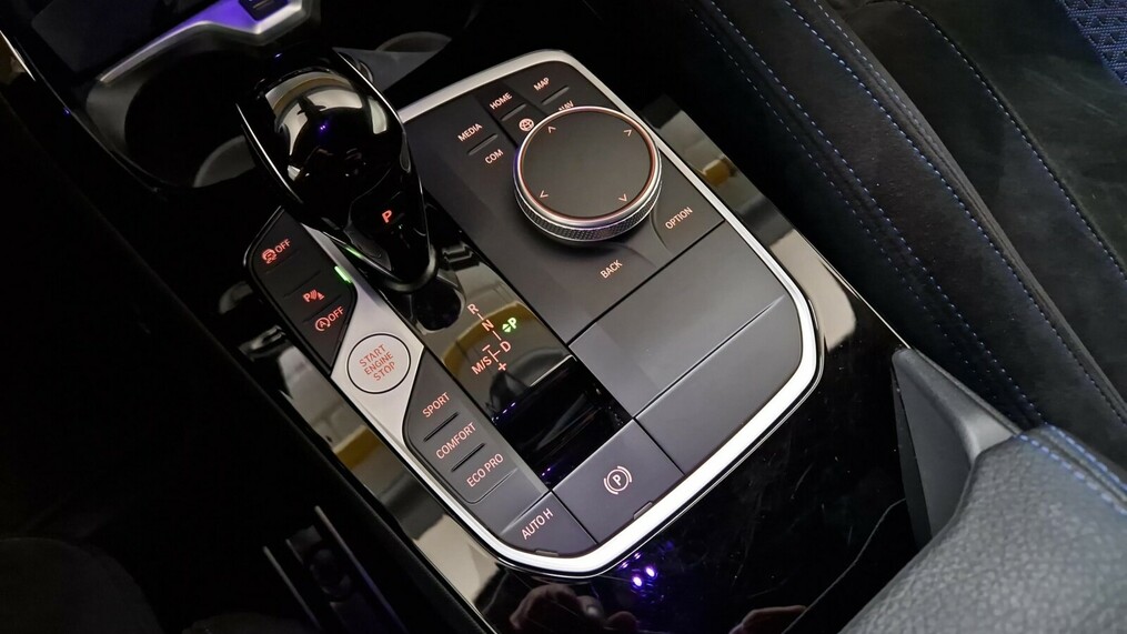 BMW Serii 2, 218