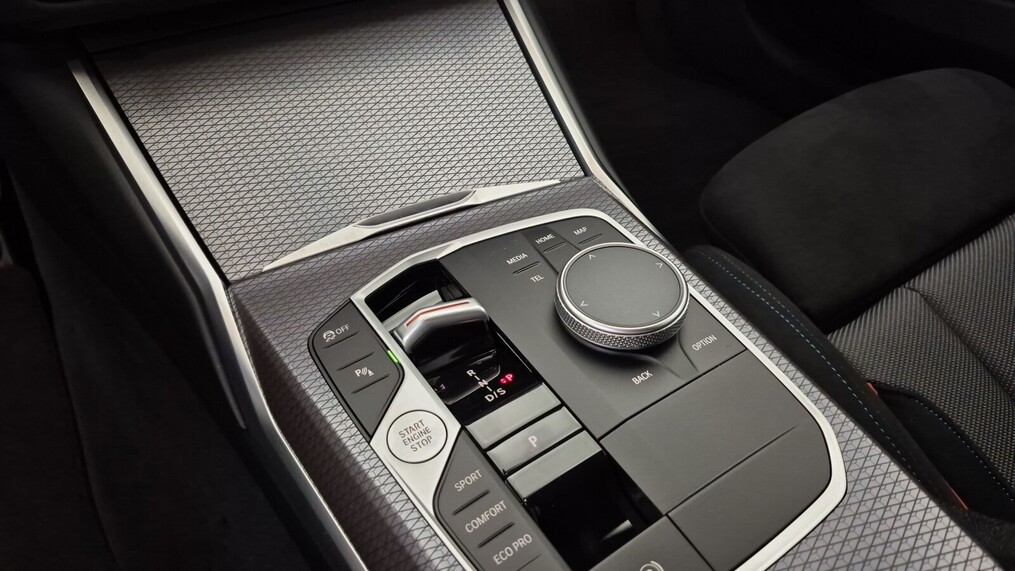 BMW Serii 3, 320