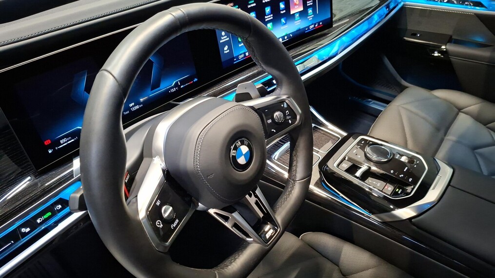 BMW Serii 7, 740
