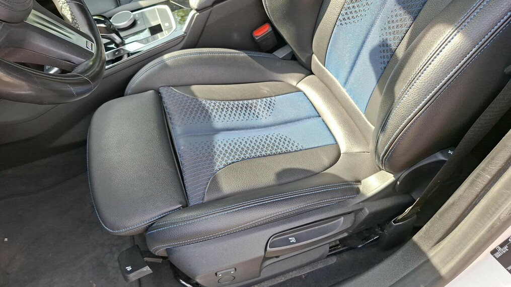 BMW Serii 2, 218