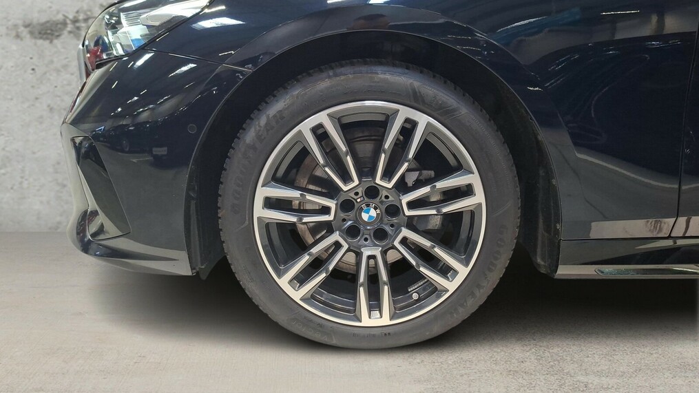 BMW Serii 5, 520