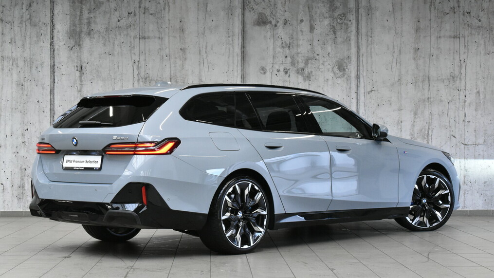 BMW Serii 5, 520