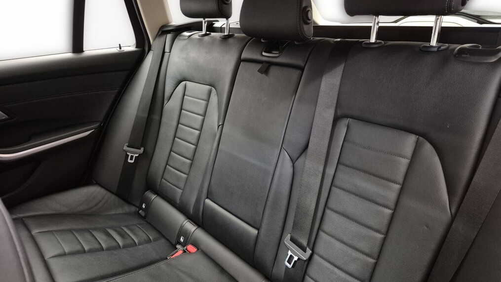 BMW Serii 3, 320