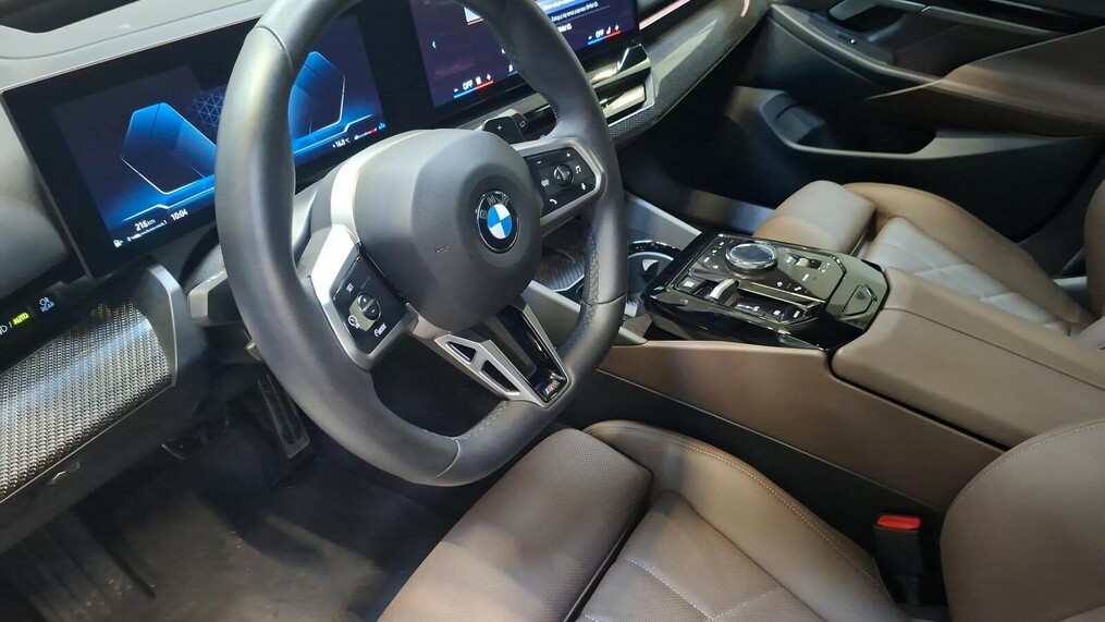 BMW Serii 5, 520