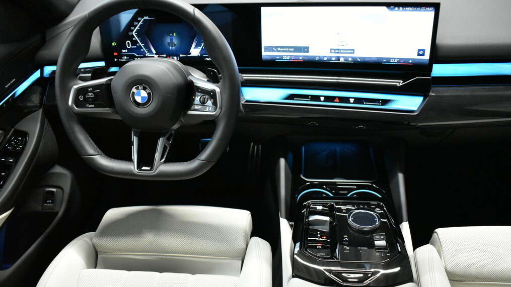 BMW Serii 5, 520