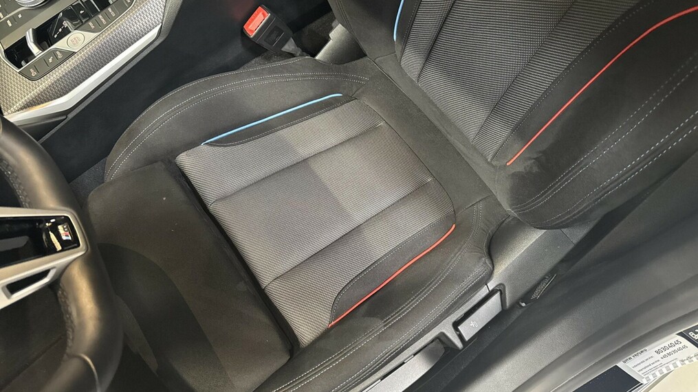 BMW Serii 3, 330