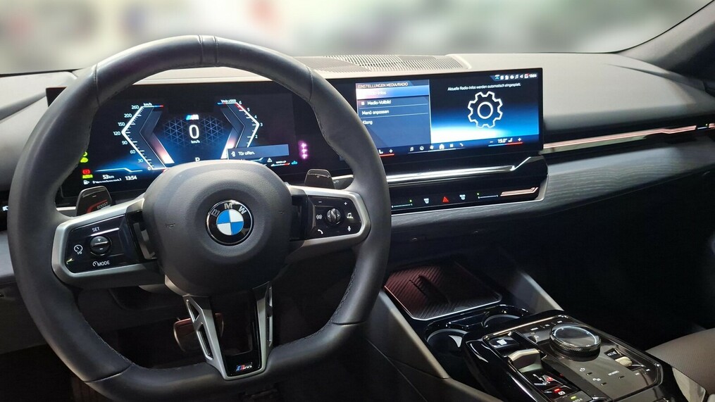 BMW Serii 5, 520