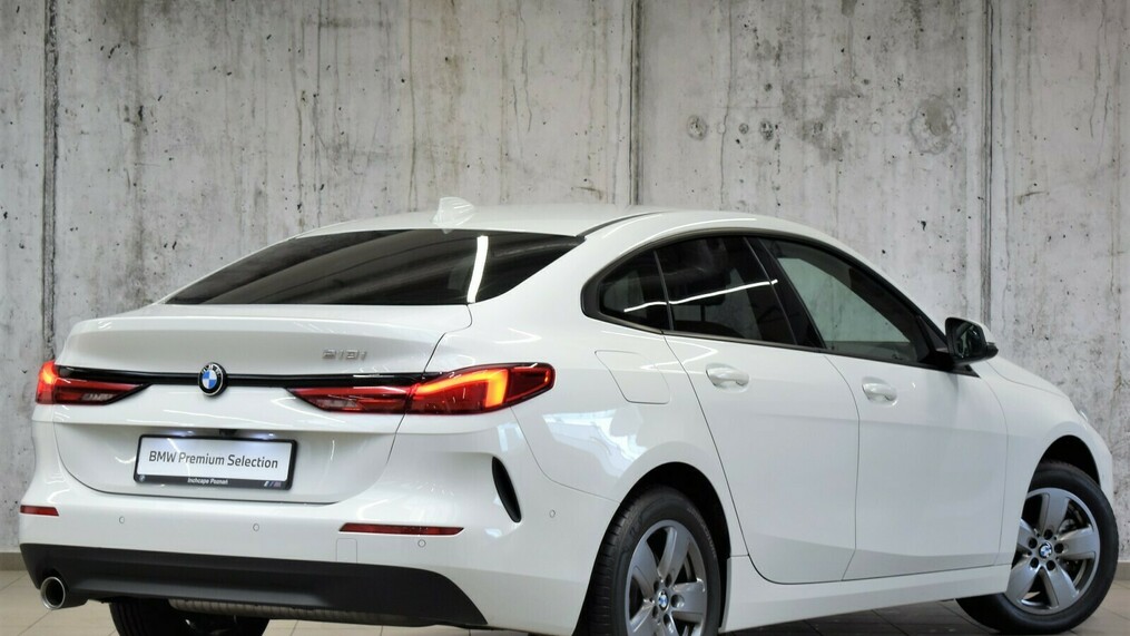 BMW Serii 2, 218