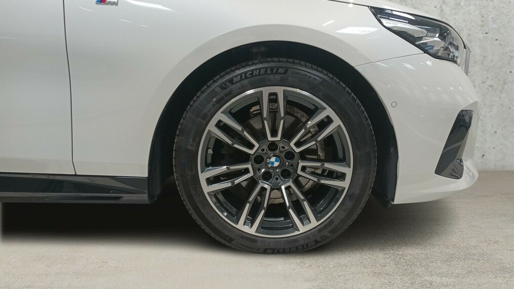 BMW Serii 5, 520