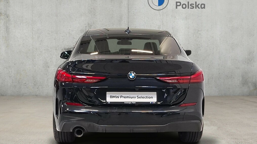 BMW Serii 2, 218