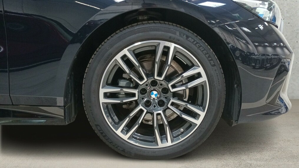 BMW Serii 5, 520