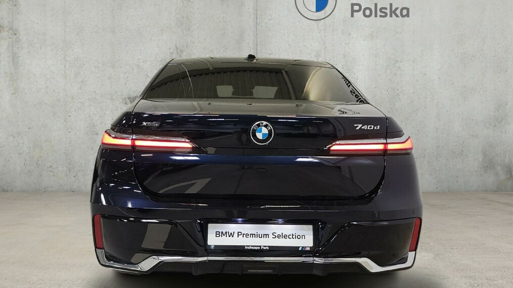 BMW Serii 7, 740