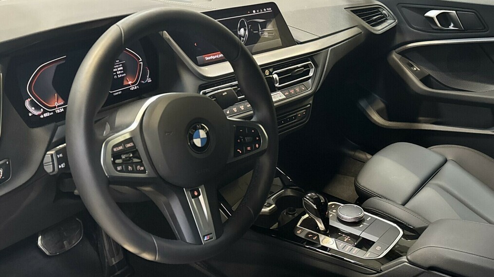 BMW Serii 2, 218