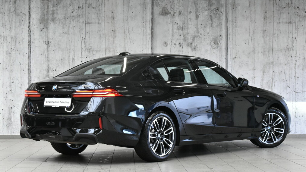 BMW Serii 5, 520