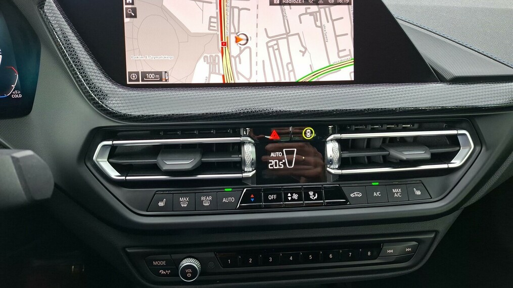 BMW Seria 2, 216