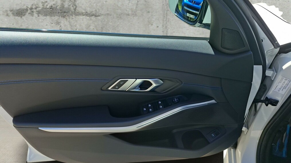 BMW Serii 3, 318