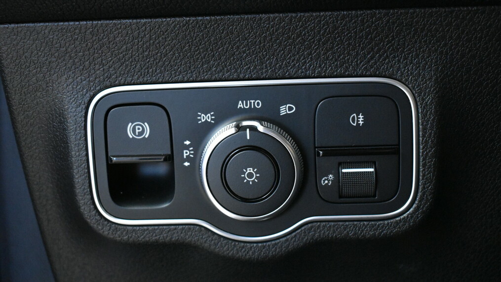 Mercedes-Benz GLB 200