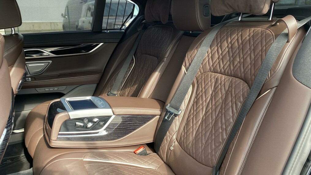 BMW Seria 7 740