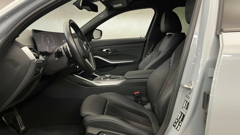 BMW Serii 3, 320