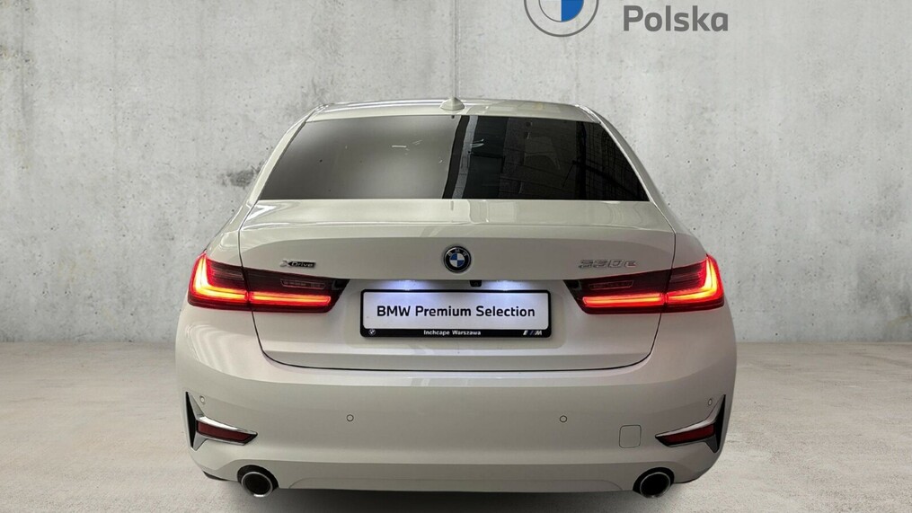 BMW Serii 3, 330