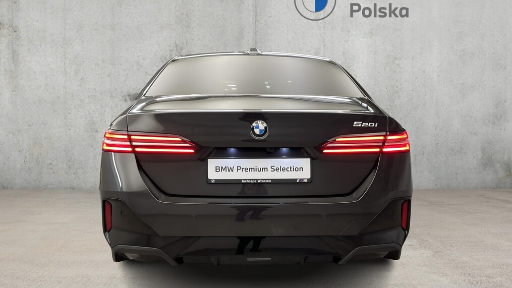 BMW Serii 5, 520
