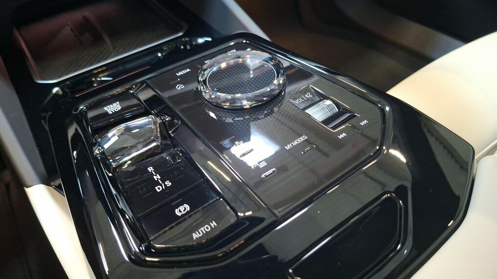 BMW Serii 5, 520