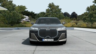BMW Seria 7 740